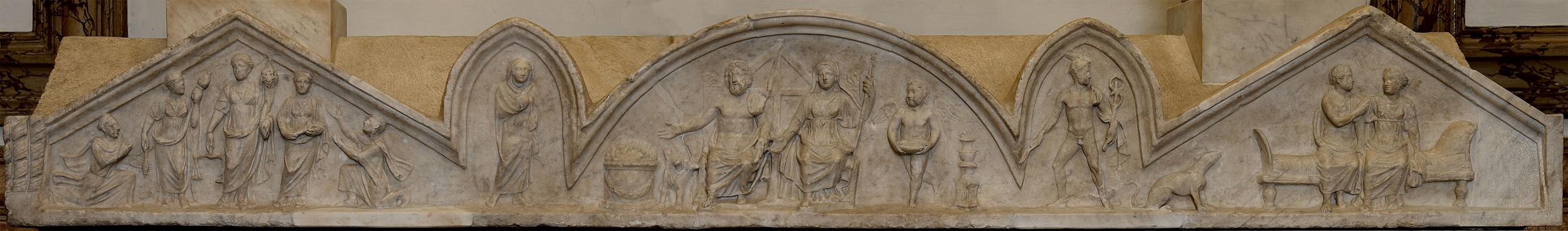 Скульптура Мойр, Саркофаг с мифом о Селене и Эндимионе
