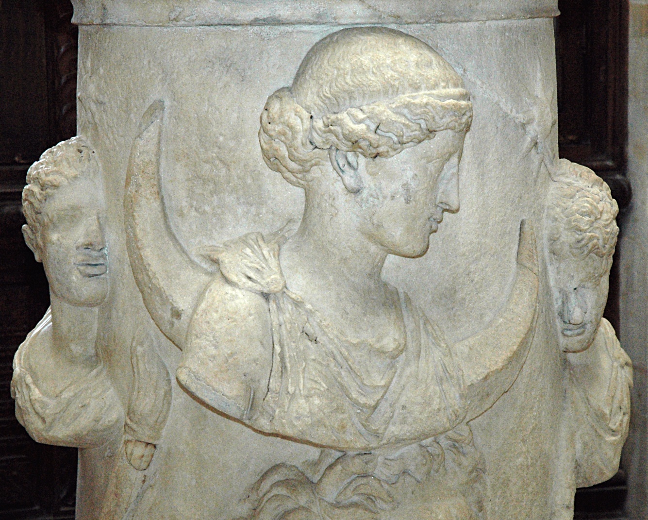 Гесперид богиня чего в греческой мифологии. altar selene louvre ma508. Гесперид богиня чего в греческой мифологии фото. Гесперид богиня чего в греческой мифологии-altar selene louvre ma508. картинка Гесперид богиня чего в греческой мифологии. картинка altar selene louvre ma508.