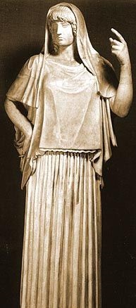 «Гестия Джустиниани», греко-римская мраморная статуя, Музей виллы Альбани.