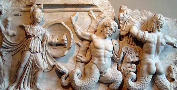 Афина и гиганты, 2-й век до н.э., Стамбульский археологический музей.