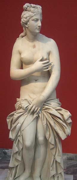 Афродита "Венера Капитолийская", греко-римская мраморная статуя, Национальный археологический музей, Афины.