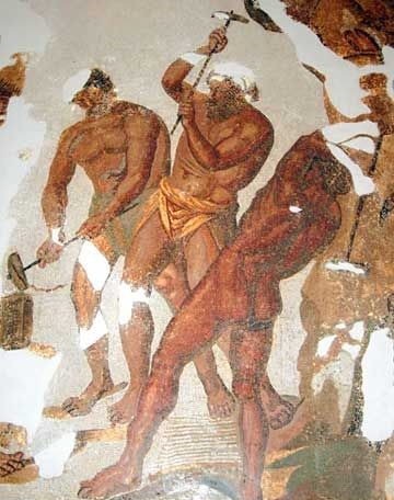 Циклопы в кузнице, греко-римская мозаика, Национальный музей Бардо.
